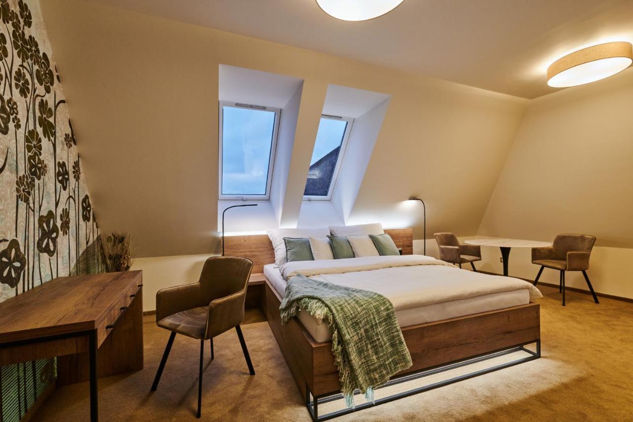 Hotel Alfred A Hermina オロモウツ エクステリア 写真