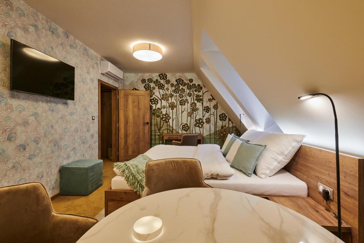 Hotel Alfred A Hermina オロモウツ エクステリア 写真