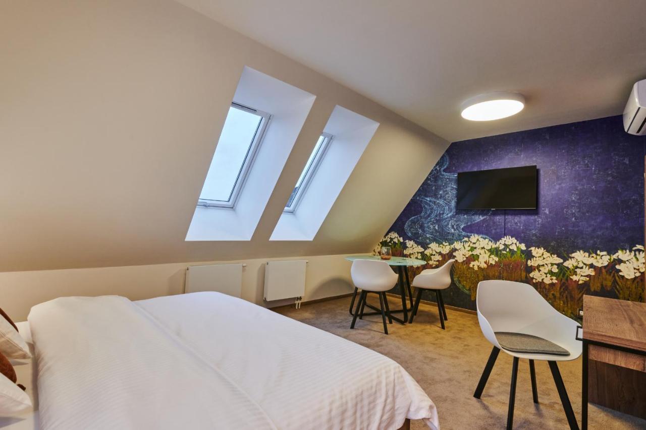 Hotel Alfred A Hermina オロモウツ エクステリア 写真